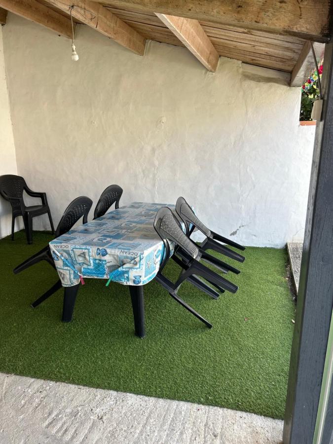 Petite Maison Au Calme, Dans Une Impasse L'Epine  Exterior photo