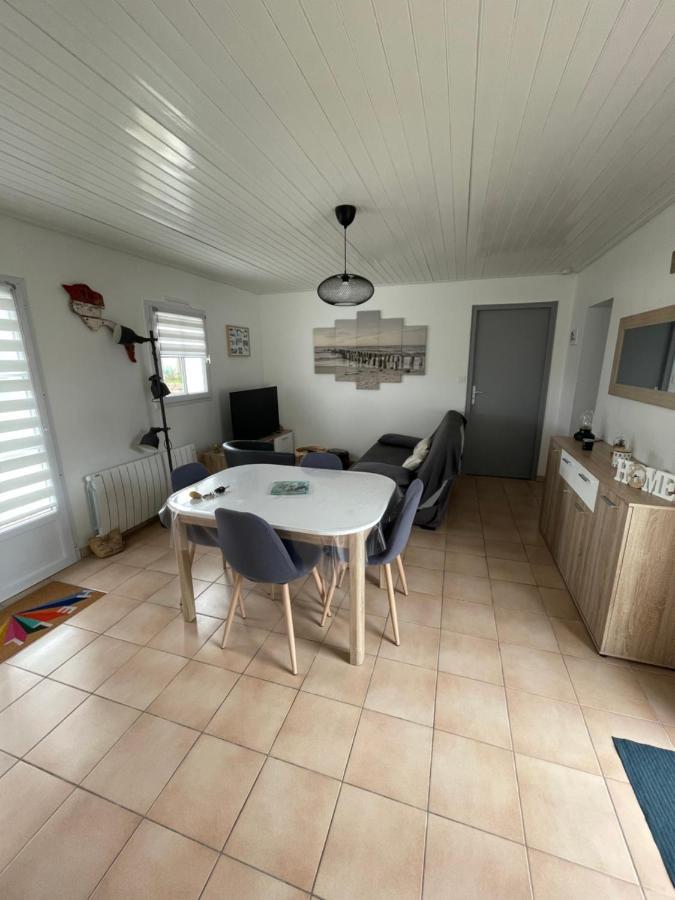 Petite Maison Au Calme, Dans Une Impasse L'Epine  Exterior photo